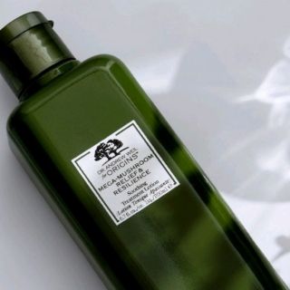 Lotion dưỡng da Origins Mega Mushroom có sẵn