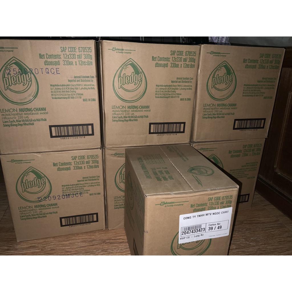 Bình Xịt Đánh Bóng Đồ, Pledge Hương Chanh Chai 330ml. Hàng chính hãng, mua số lượng lớn được giảm giá