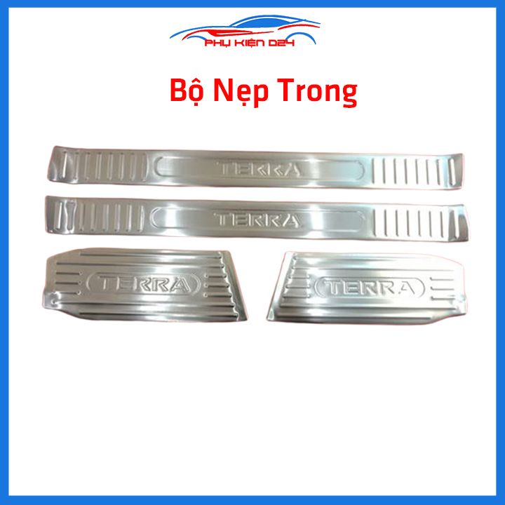 Bộ ốp bậc cửa trong ngoài nẹp bước chân Terra 2018-2019-2020-2021-2022 Inox chống trầy trang trí xe