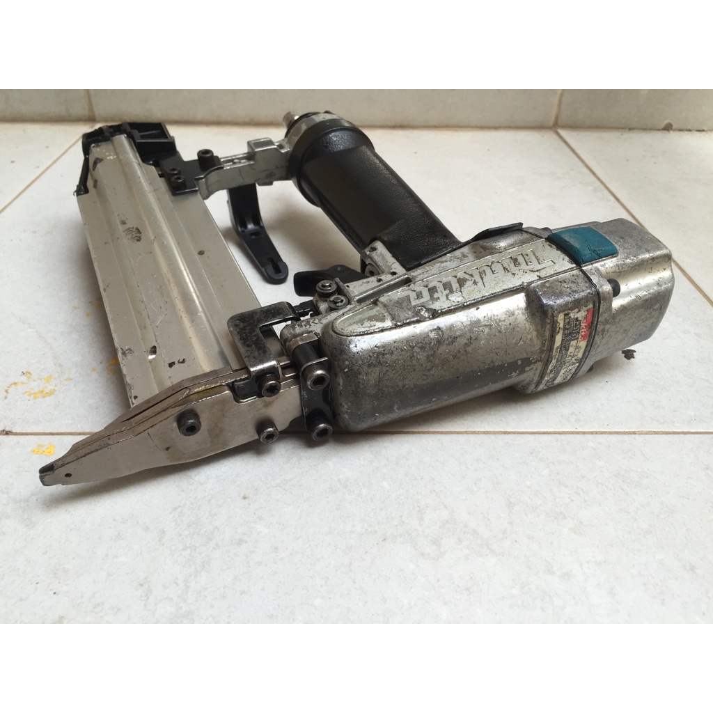 Máy đóng bắn đinh F50 Makita dùng hơi nội địa nhật