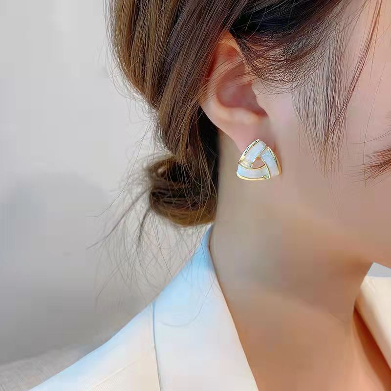 Khuyên tai nữ Hàn Quốc S925 kiểu dáng độc đáo chất liệu hợp kim không gỉ bông tai thời trang cá tính