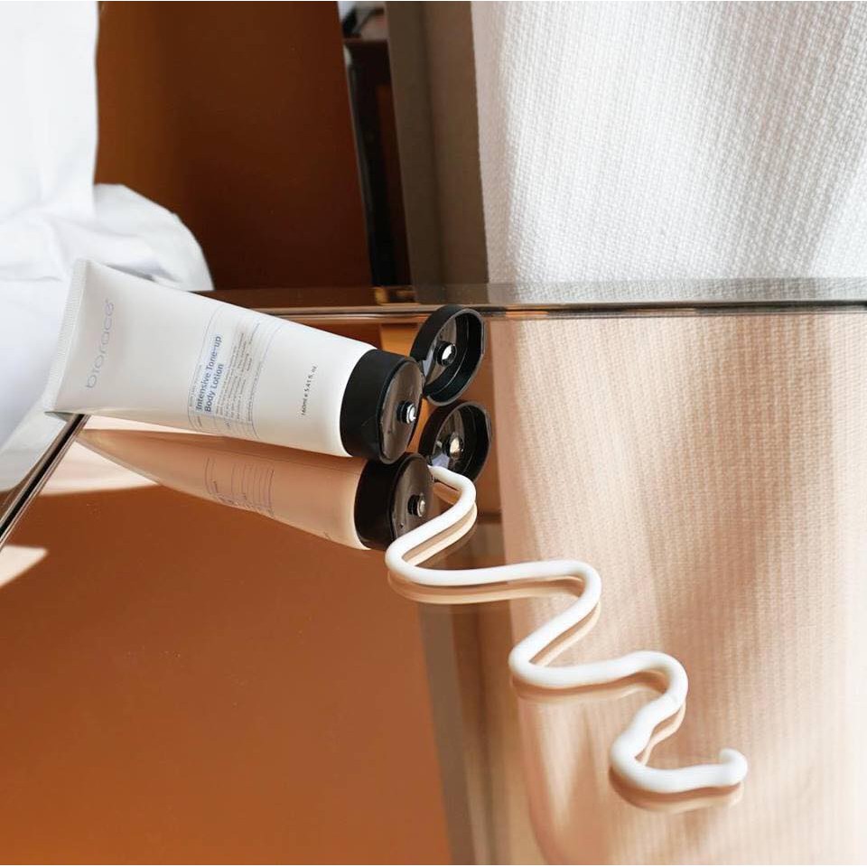 Kem dưỡng trắng body Biorace Intensive Tone up Body lotion 160ml | BigBuy360 - bigbuy360.vn