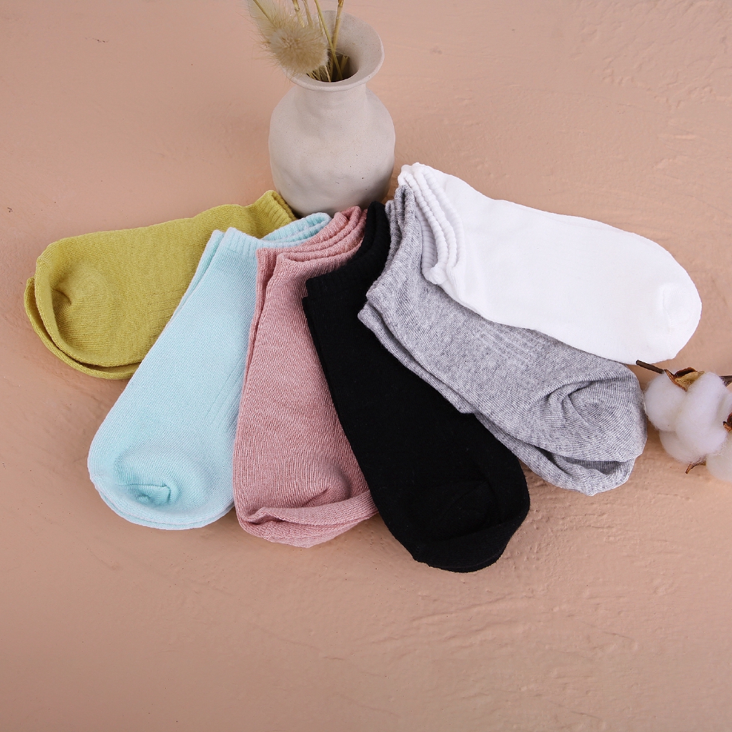 Đôi vớ cotton thoáng khí màu trơn xinh xắn cho nữ