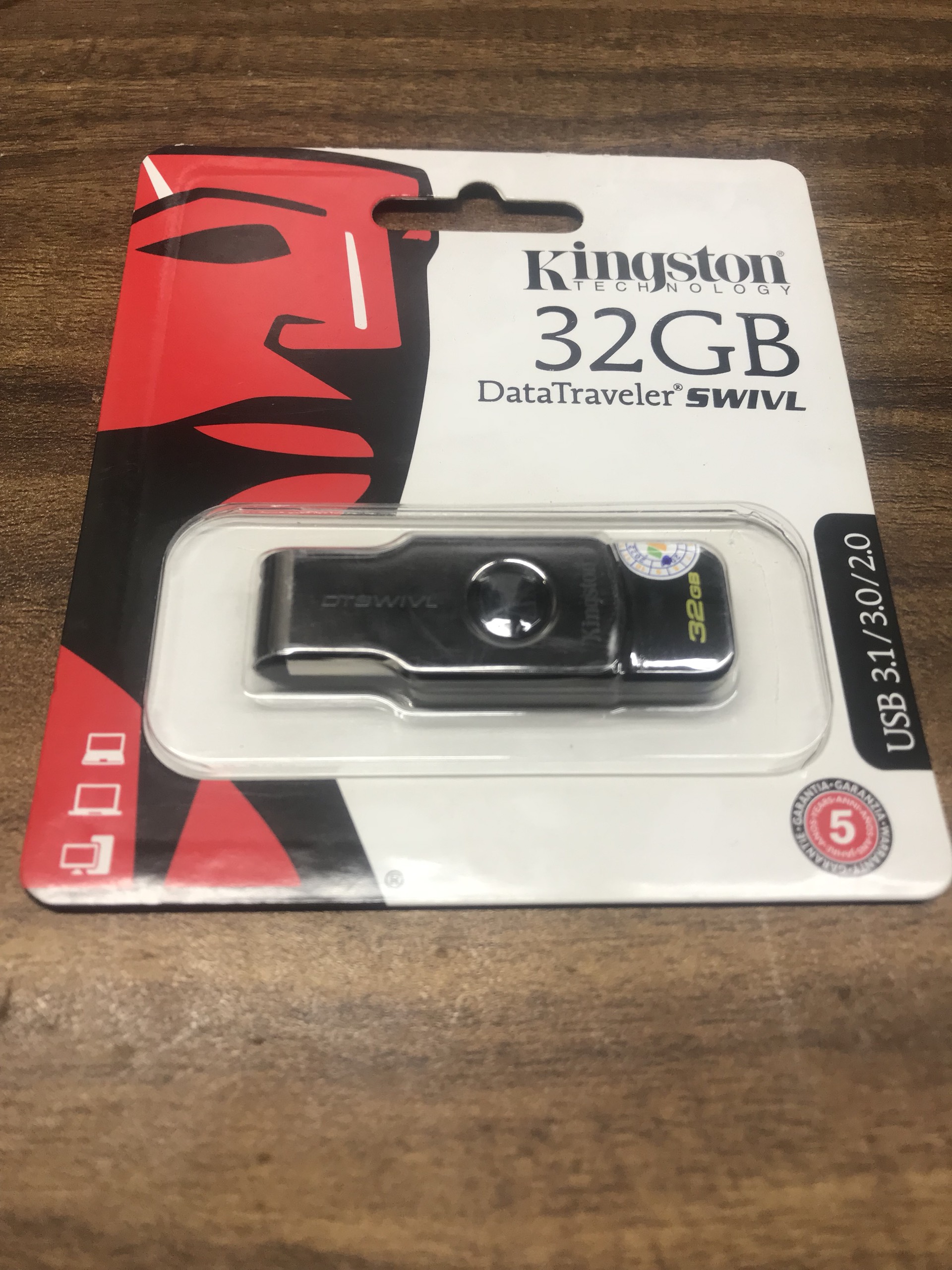 [Giá hủy diệt] [Có sẵn] Thiết bị USB Kingstone DTSWIVL 32Gb 3.0 (Bảo hành 5 năm)