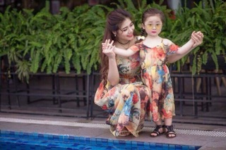 Set maxi mẹ và bé gái