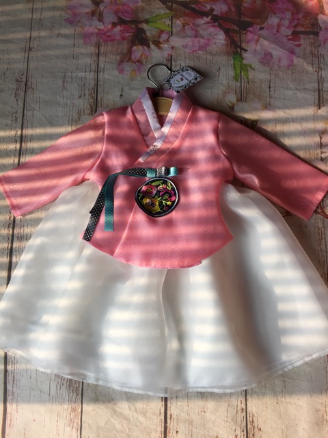 Hanbok cho bé ảnh thật