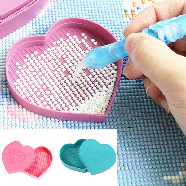 Khay nhựa hình trái tim cỡ lớn đính đá thủ công