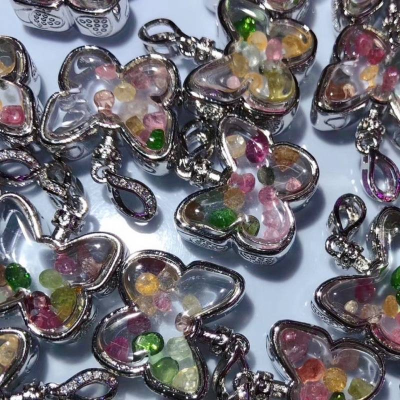 Mặt Dây Chuyền Hình Bướm Đính Đá Tourmaline