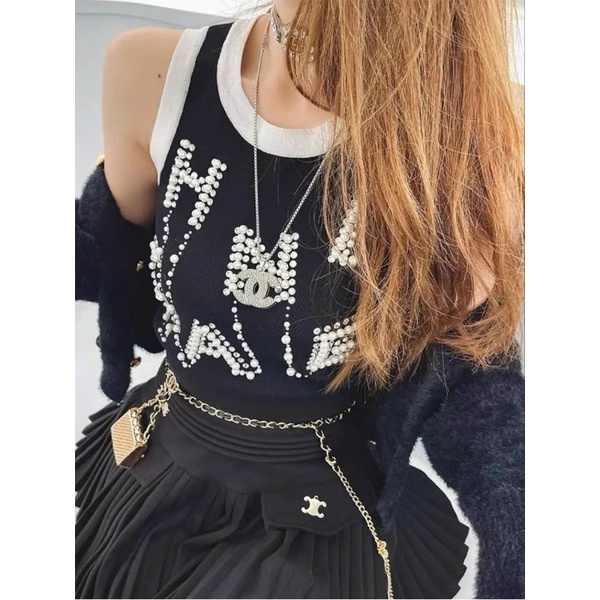 Áo len sát nách đính chữ ngọc hàng QC