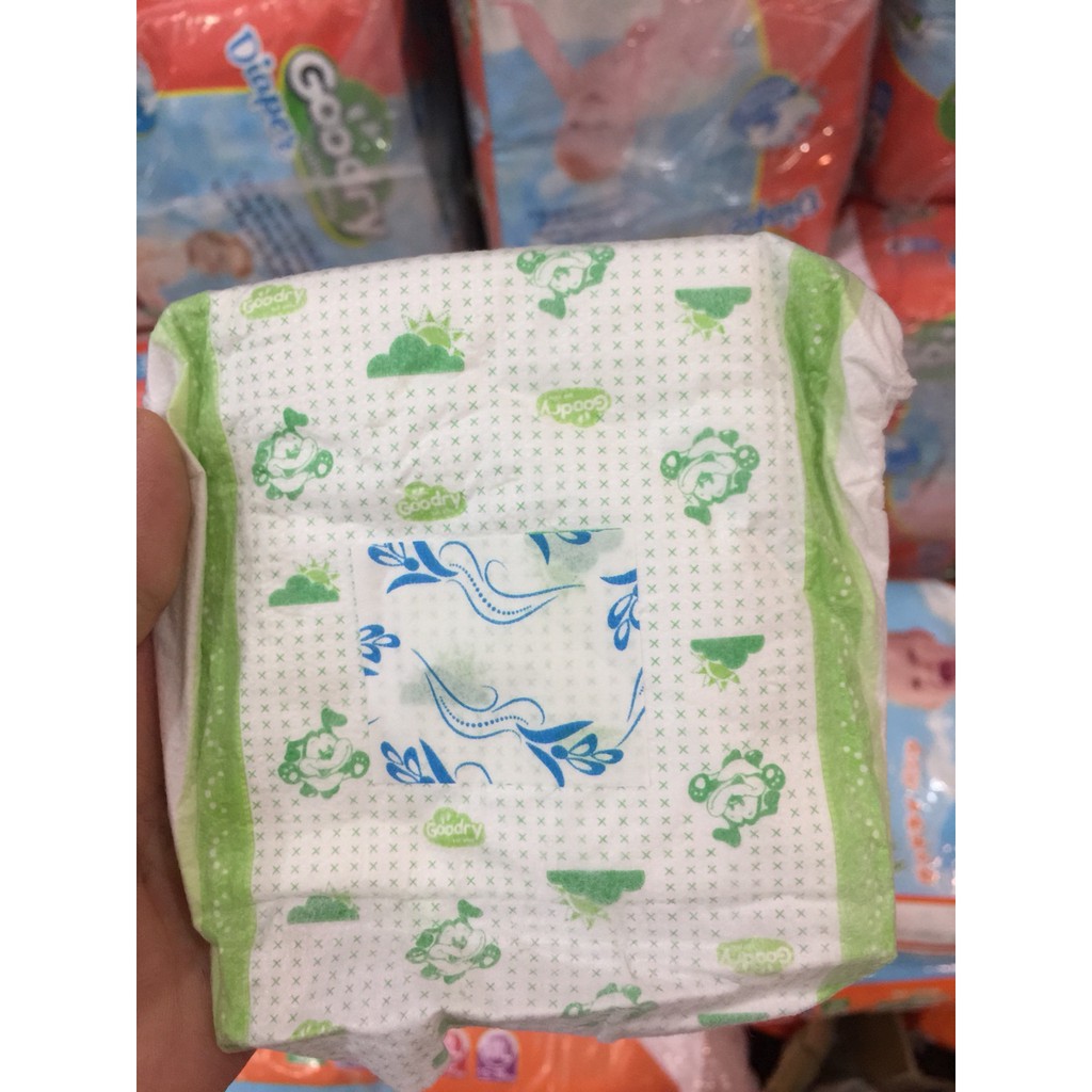 MIẾNG LÓT SƠ SINH GOODRY 72 MIẾNG NEWBORN1