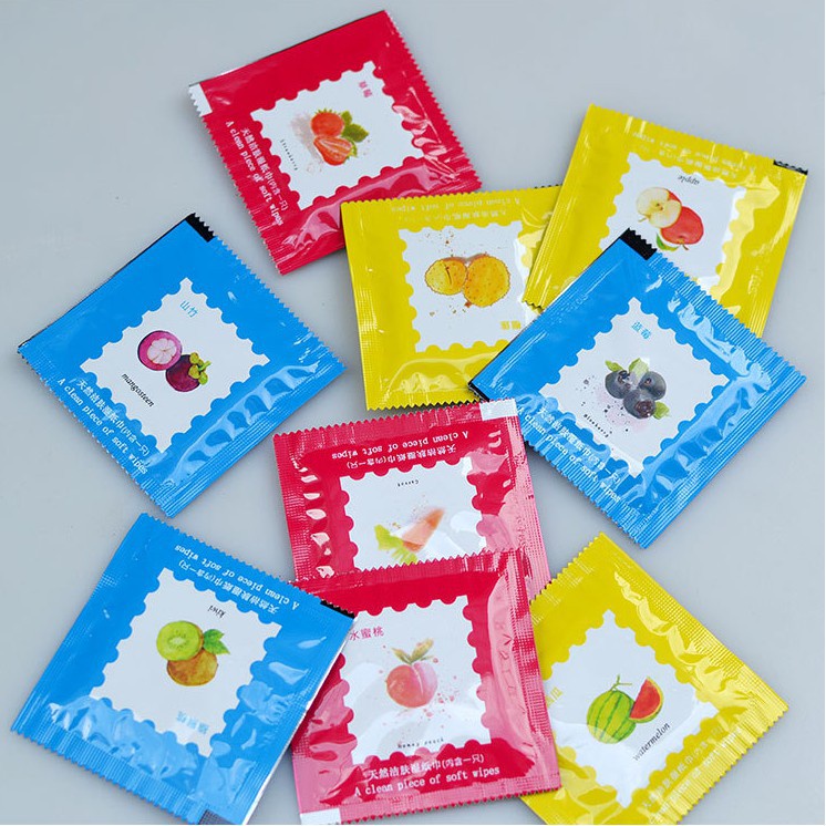 Khăn giấy ướt mini loại lẻ 1 chiếc hình hcs họa tiết trái cây dễ dàng bỏ túi (KU0002), Ebi Cosmetics