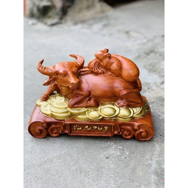 Tượng Con trâu nằm gỗ hương 30cm