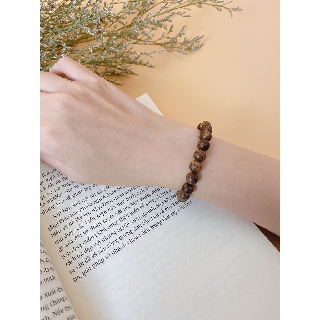 Vòng Tay Trầm Hương Kỳ Gia 10 Li Sang Trọng, Lịch Lãm