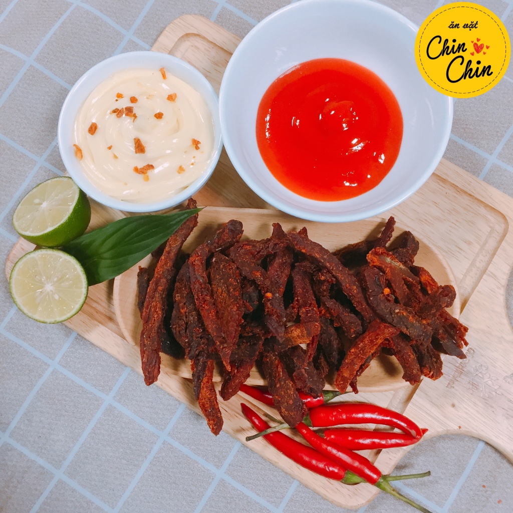 Đồ ăn vặt khô bò que giòn hồng ngự, bò khô xé sợi cay ngon 300g ChinChin | BigBuy360 - bigbuy360.vn
