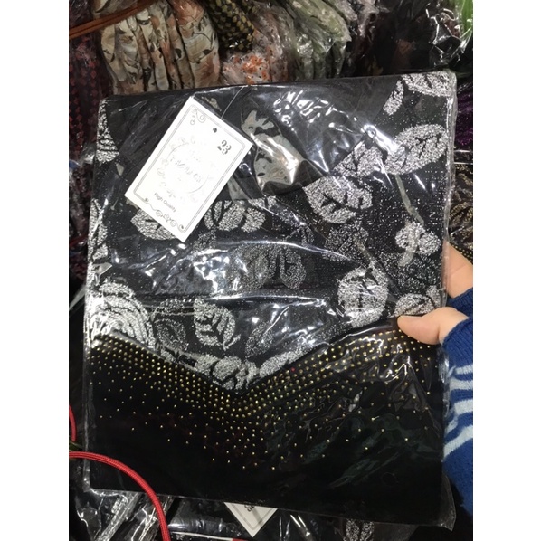 Áo thun trung niên phối ren kim sa