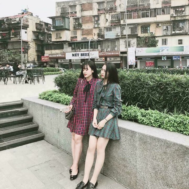 Váy zrr kẻ dáng xoè