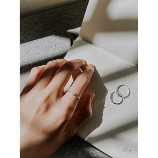Nhẫn đá tròn nhỏ thân trơn - trang sức bạc The Wing Silver