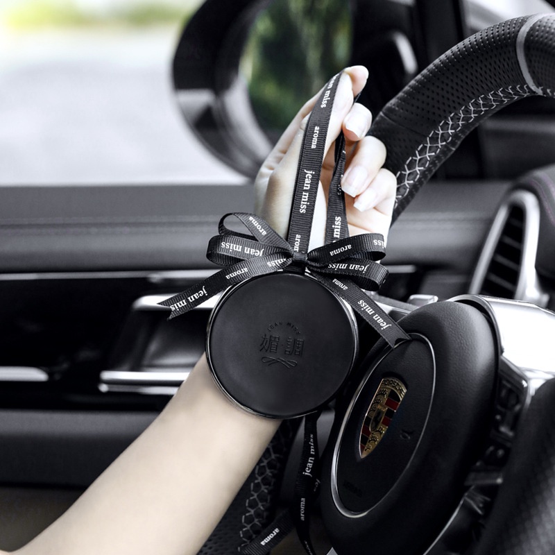 Car Perfume Pendant Automobile Air Outlet Aromatherapy Internet Celebrity Furnishings Ornaments