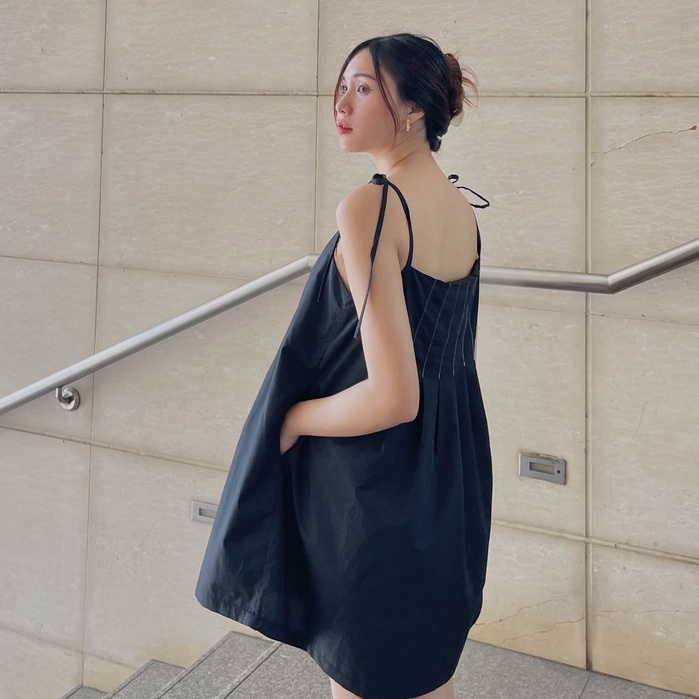 | 𝘽𝙇𝘼𝘾𝙆 𝙁𝙍𝙄𝘿𝘼𝙔 | Váy cami hồng - đen Fabric Holic