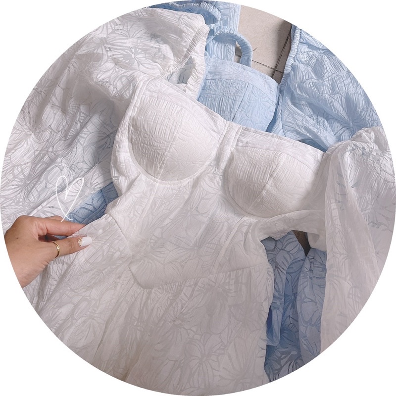 ĐẦM CÚP NGỰC HOA NỔI HỞ LƯNG TAY BỒNG DÀI