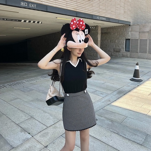 Áo dệt kim ZHELIHANGFEI không tay cổ polo phối màu đen trắng cá tính