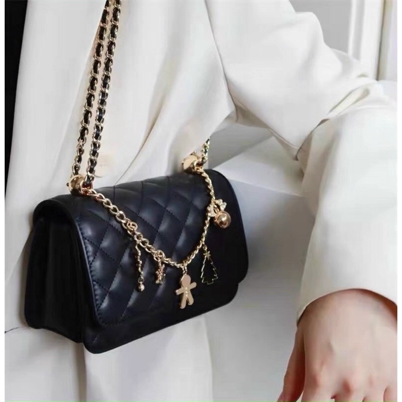 Túi Xách Charle**s & Keith phiên bản giới hạn có Charm siêu đẹp