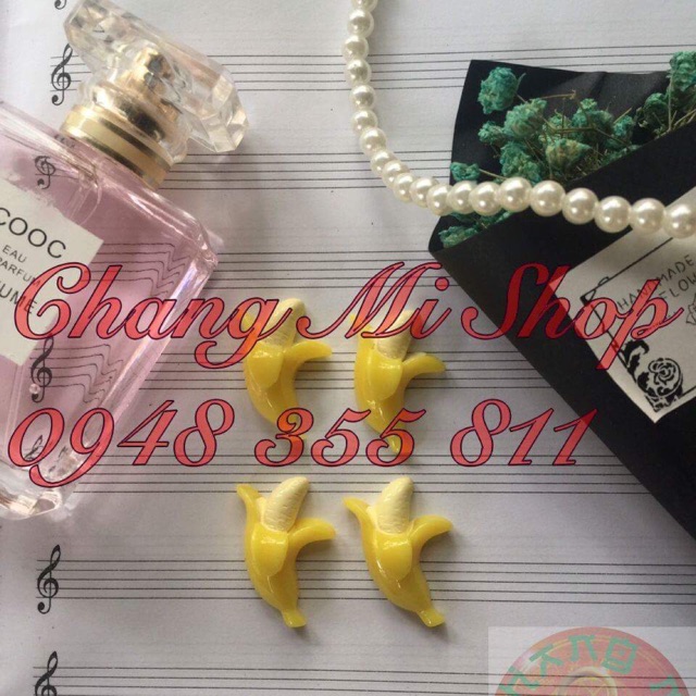 Charm chuối lột vỏ