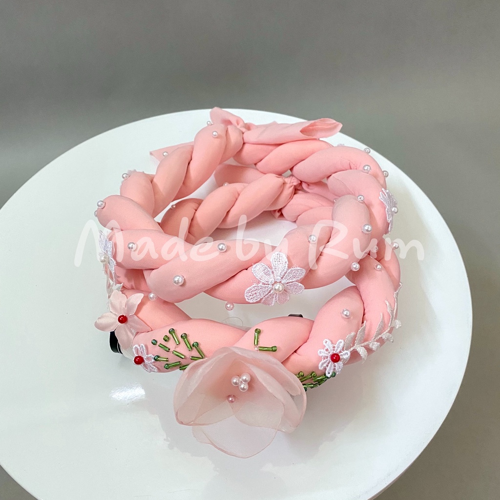 Mấn cô dâu đính ren hoa và hạt cườm