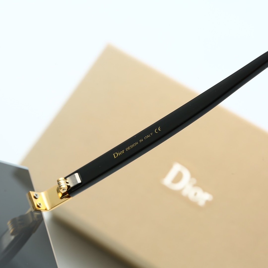 Dior_ 2021 Thời trang Hàn Quốc mới Clubmaster Kính râm nam nữ Xu hướng Cặp đôi Chụp ảnh Đường phố Trăm trang trí phù hợp Thời trang Du lịch Kỳ nghỉ Bảo vệ tia cực tím Kính râm đi biển