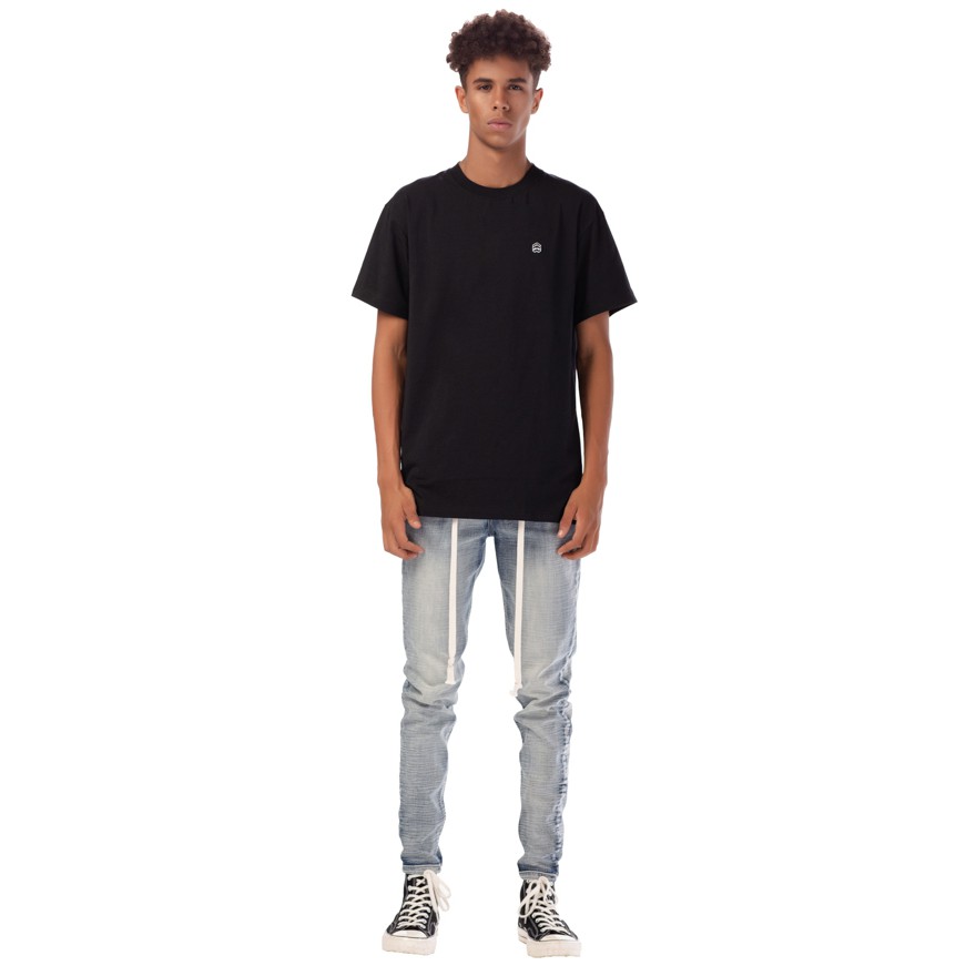 Áo Thun Đen 5THEWAY Logo Cam nằm trong bộ sưu tập RTW họa tiết logo mini với kiểu Traditional Fit Tee