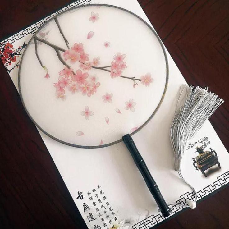 quạt tròn trong suốt