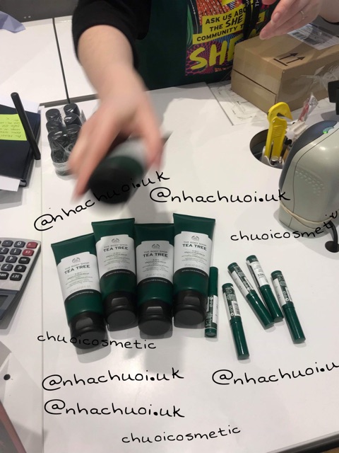 Tẩy da chết da mặt The Body Shop Tea Tree 3-In-1 Wash Scrub Mask 125ml | BigBuy360 - bigbuy360.vn