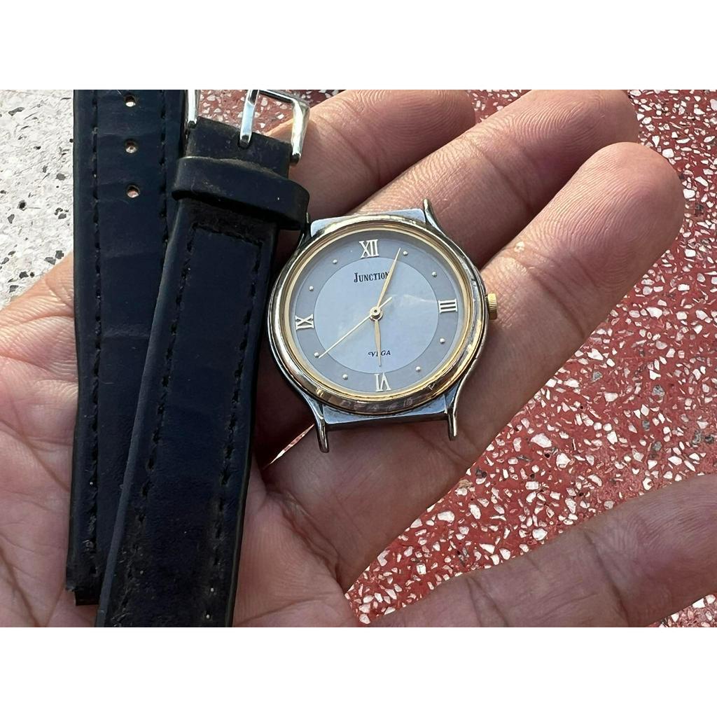 Đồng hồ nữ Vega chính hãng japan mới 95%. size 30mm dây da lên tay rất đẹp