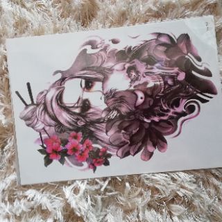 Tattoo cô gái Nhật và đầu lâu