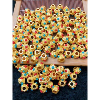Charm vàng mix vòng phong thủy