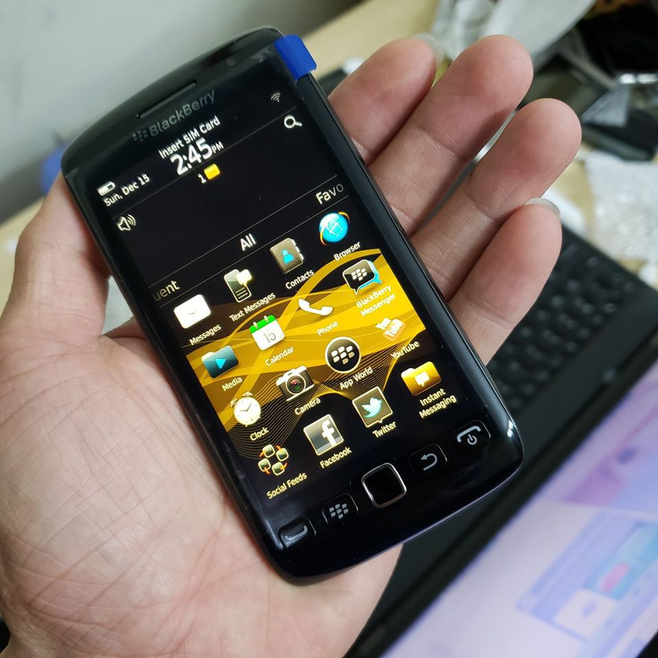 Điện Thoại BlackBerry Torch 9860 Hàng Trưng Bày - Máy Đẹp Như Mới [Tặng Kèm Sạc Zin + Bảo Hành]
