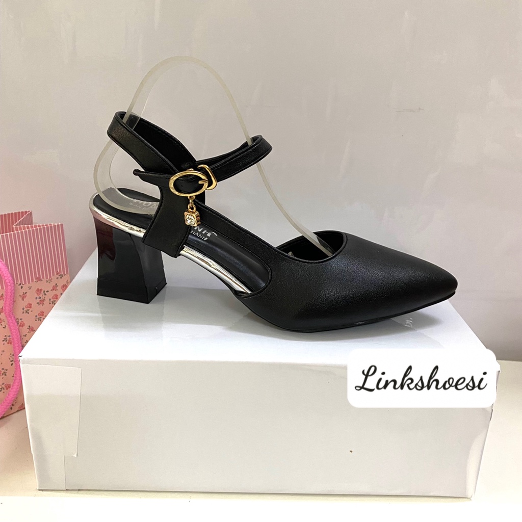 Giày sandan bít mũi kiểu dáng thời trang có đính hạt xoàn 2 màu đen trắng mã sản phẩm TT215