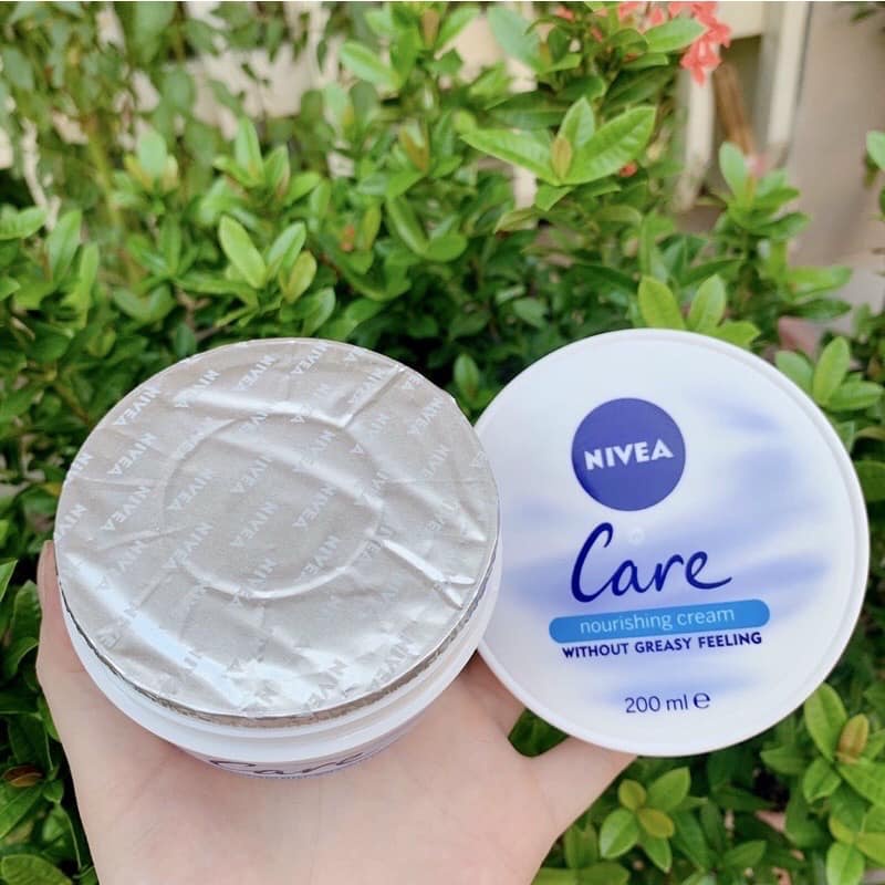 Kem Dưỡng Ẩm Nivea Care Nourishing Cream chống khô da, nứt nẻ 200 ml