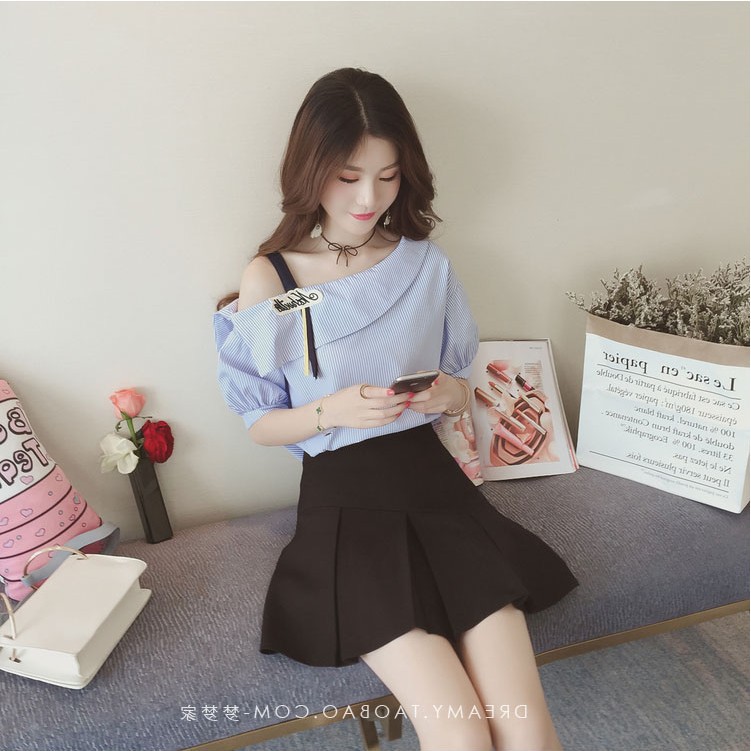 Áo lệch vai nữ sọc thẳng tôn dáng
