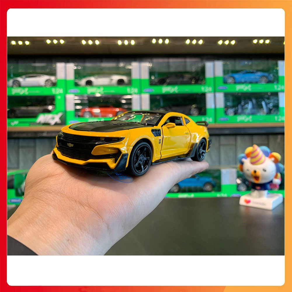 Xe mô hình Chevrolet Camaro BUMBLEBEE tỉ lệ 1:32 hãng Miniauto