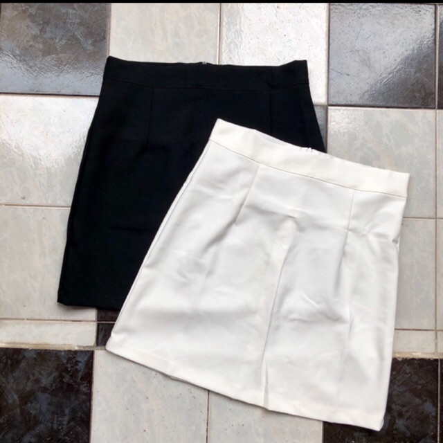 CHÂN VÁY CHỮ A ( Trắng/ Đen)