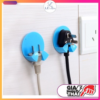 02 móc dán tường giữ dây điện, phích cắm điện