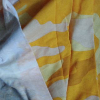 Cotton rằn ri vàng phối vàng đất chất thun 2 chiều