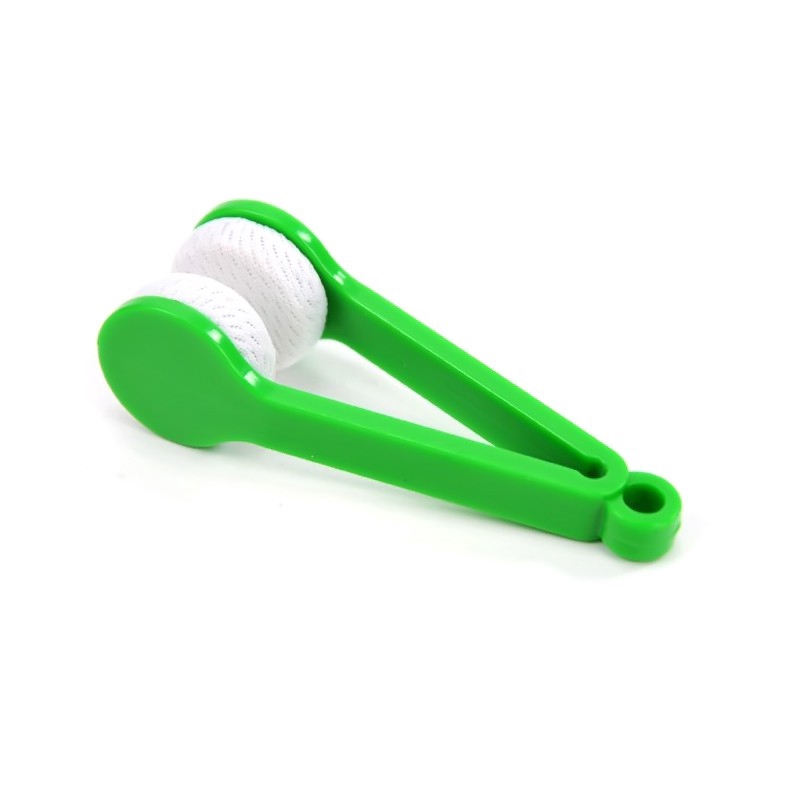 Dụng cụ vệ sinh mắt kính mini tiện dụng