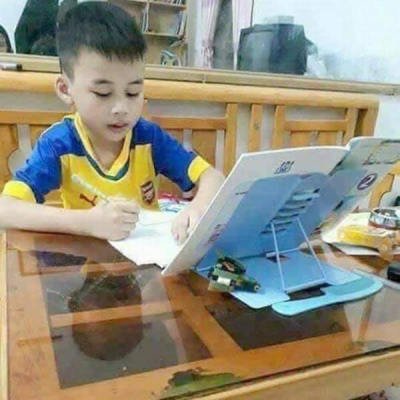 Kệ đọc sách chống cận