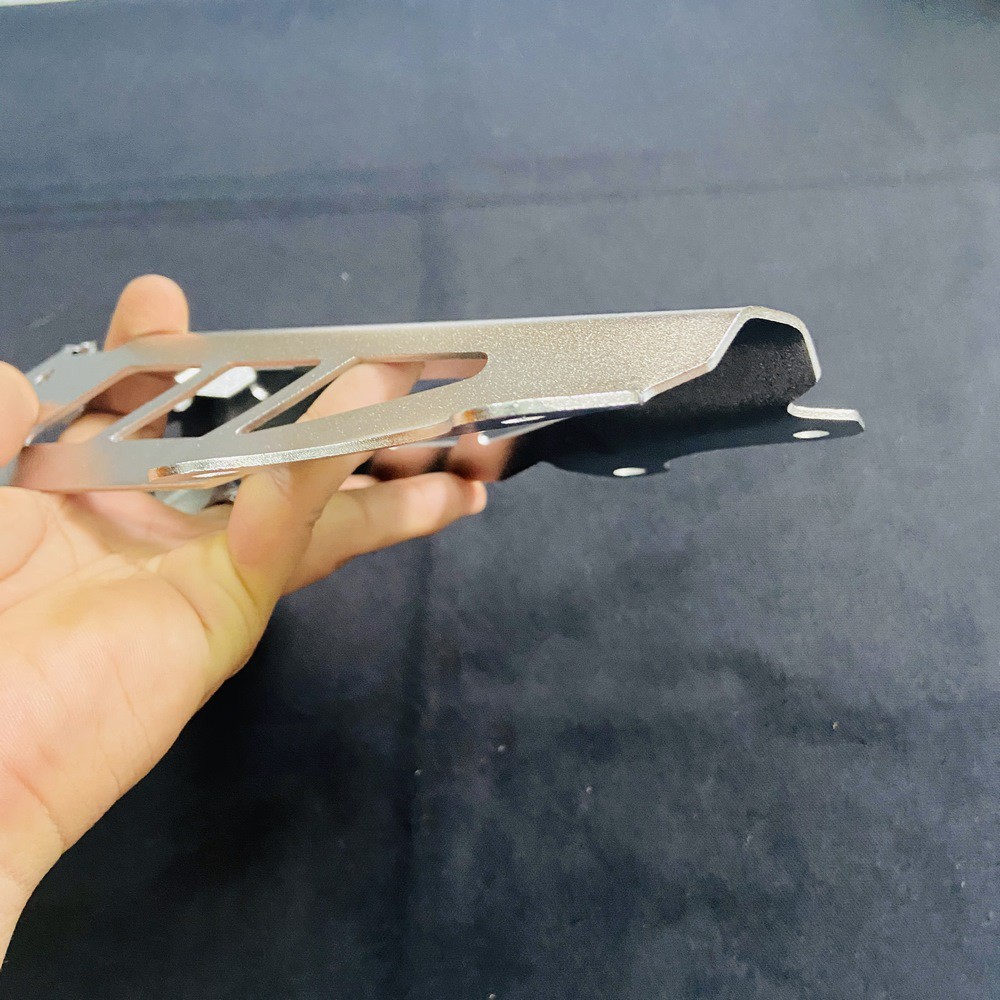 ỐP ĐUÔI DÈ SAU EXCITER 150 CHẤT LIỆU INOX LOẠI DÀY 2LY CHỐNG RUNG