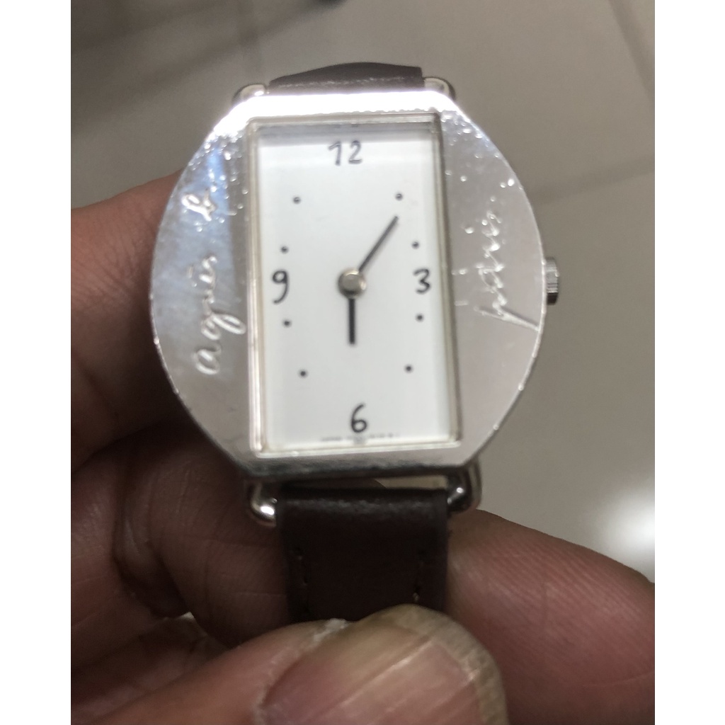 Đồng hồ nữ agnes b độc lạ còn đẹp
