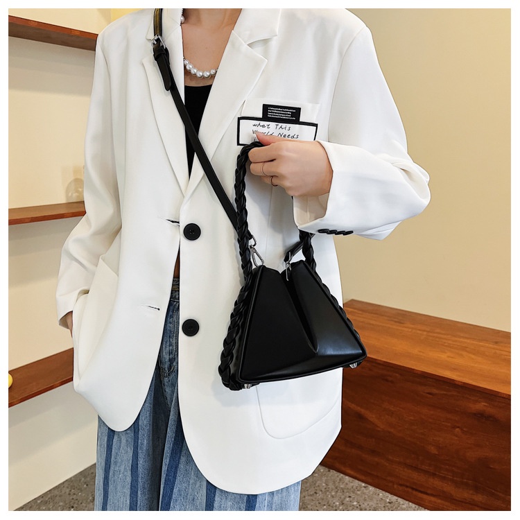 Túi Xách Đeo Chéo Hình Tam Giác Cỡ Nhỏ Phong Cách Mới 2022 Thời Trang Xuân Hè Cho Nữ