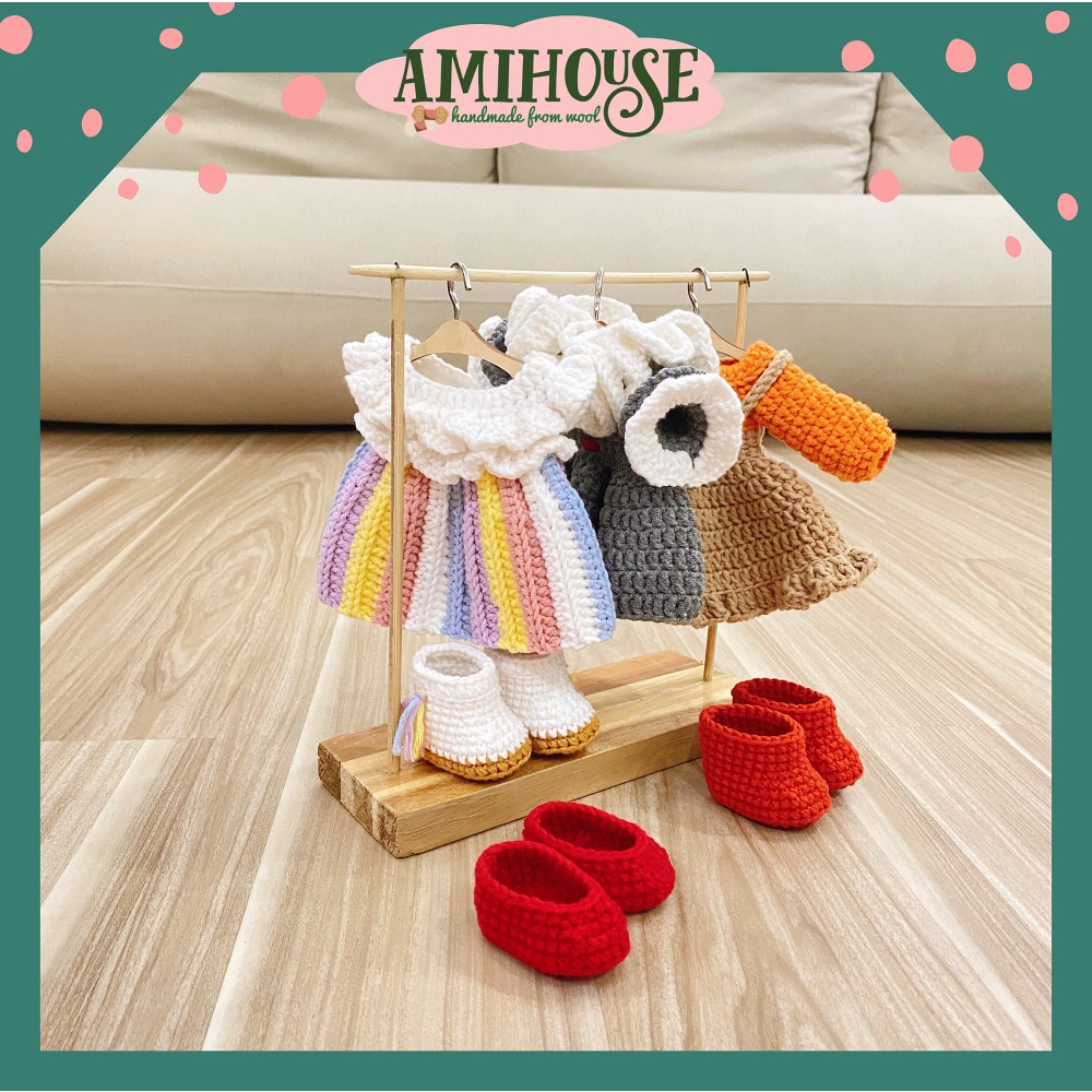 Quần áo búp bê, Đầm váy và phụ kiện cho búp bê len handmade - Ami House