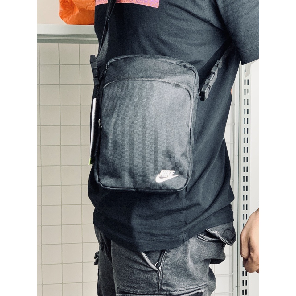 Túi đeo chéo Nike hàng xách tay .mã DB0456-010